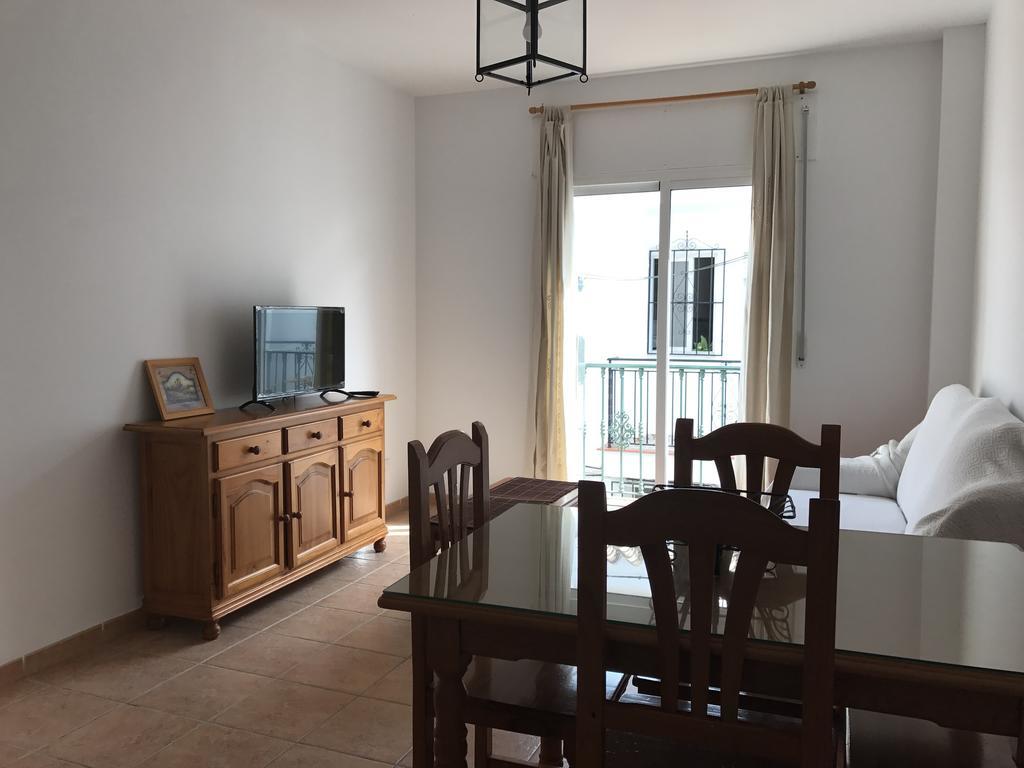 Easy Nerja Apartments Bagian luar foto
