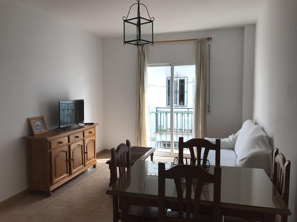 Easy Nerja Apartments Bagian luar foto